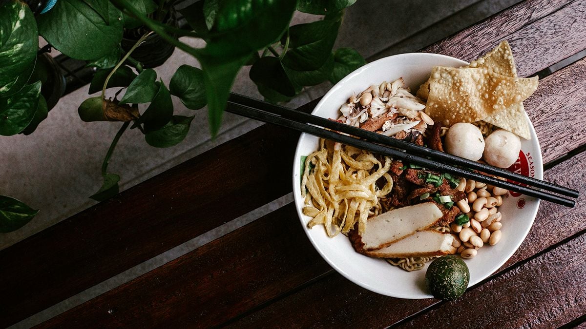 Mie Ayam Premium Cilacap: Rasa yang Menggigit Jiwa